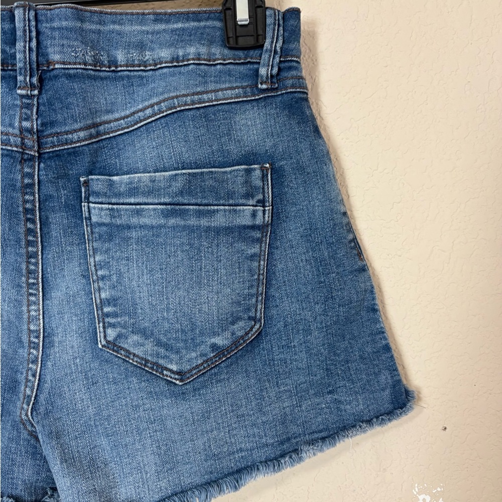 Rewash Super High Rise Vintage Reunion Blue Distressed Jean Shorts Size 5/27” - Picture 7 of 10